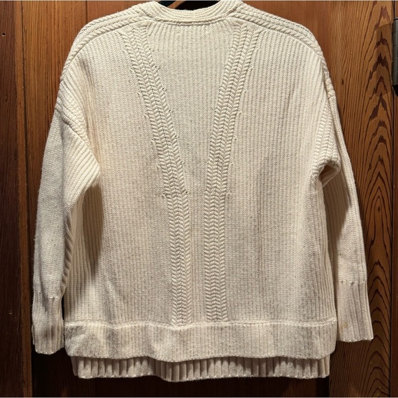 Burberry Cashmere Wool Cable V-neck Cream Sweater, Size S / P - Picture 9 of 15